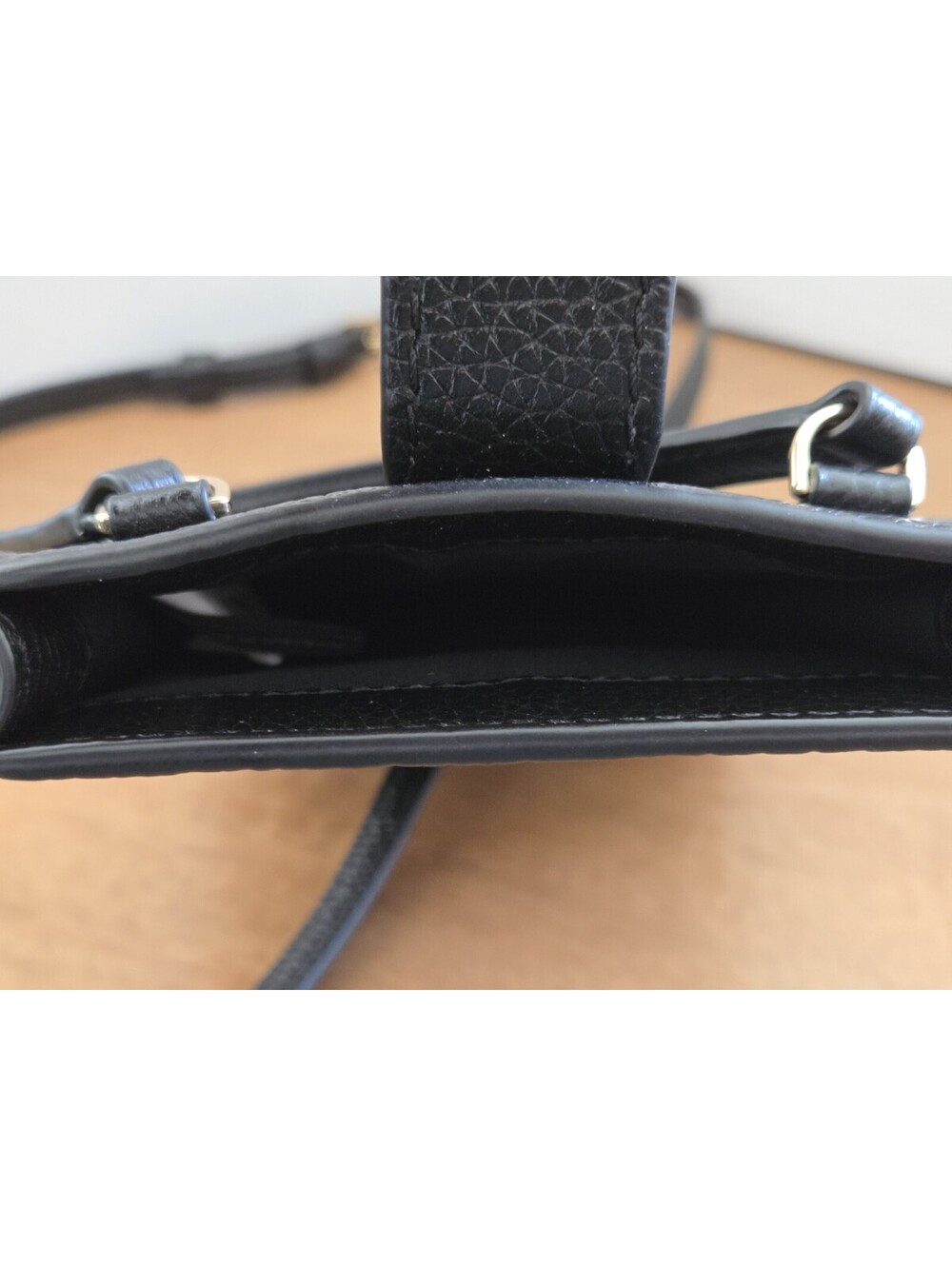 Marc Jacobs Black Leather Crossbody Cell Phone Bag Purse Adjustable Strap - Picture 5 of 9